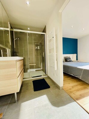2 Schlafzimmer, Bügeleisen/Bügelbrett, kostenloses WLAN, Bettwäsche
