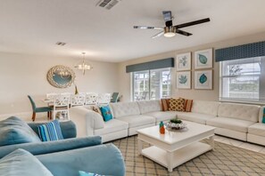 Een smart-tv, videogames en tafelvoetbal