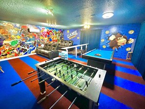 Games room - The Marvel Mansion 5BR Pool Home Near Disney World (Four Corners)