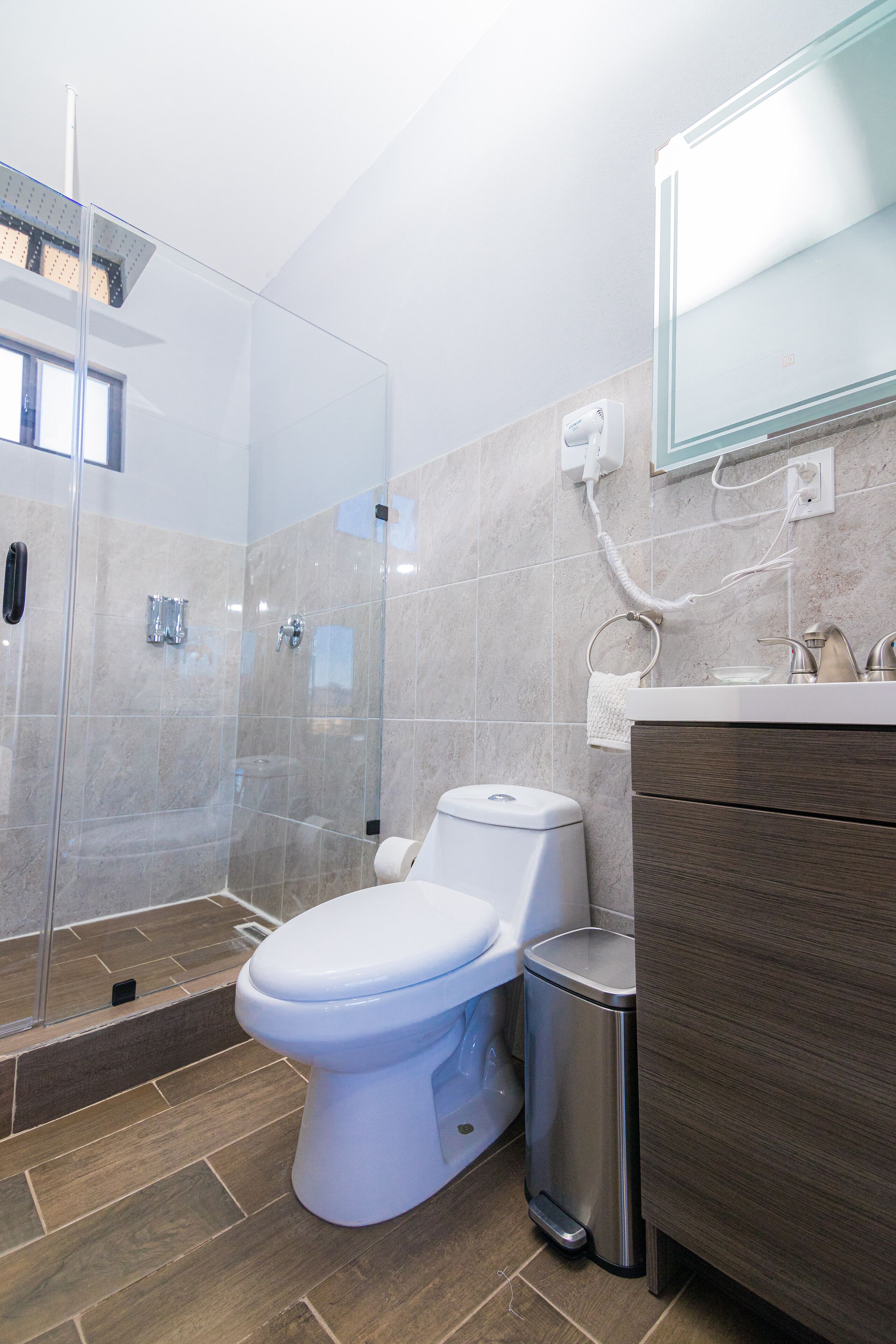 Deluxe Cabin | Bathroom