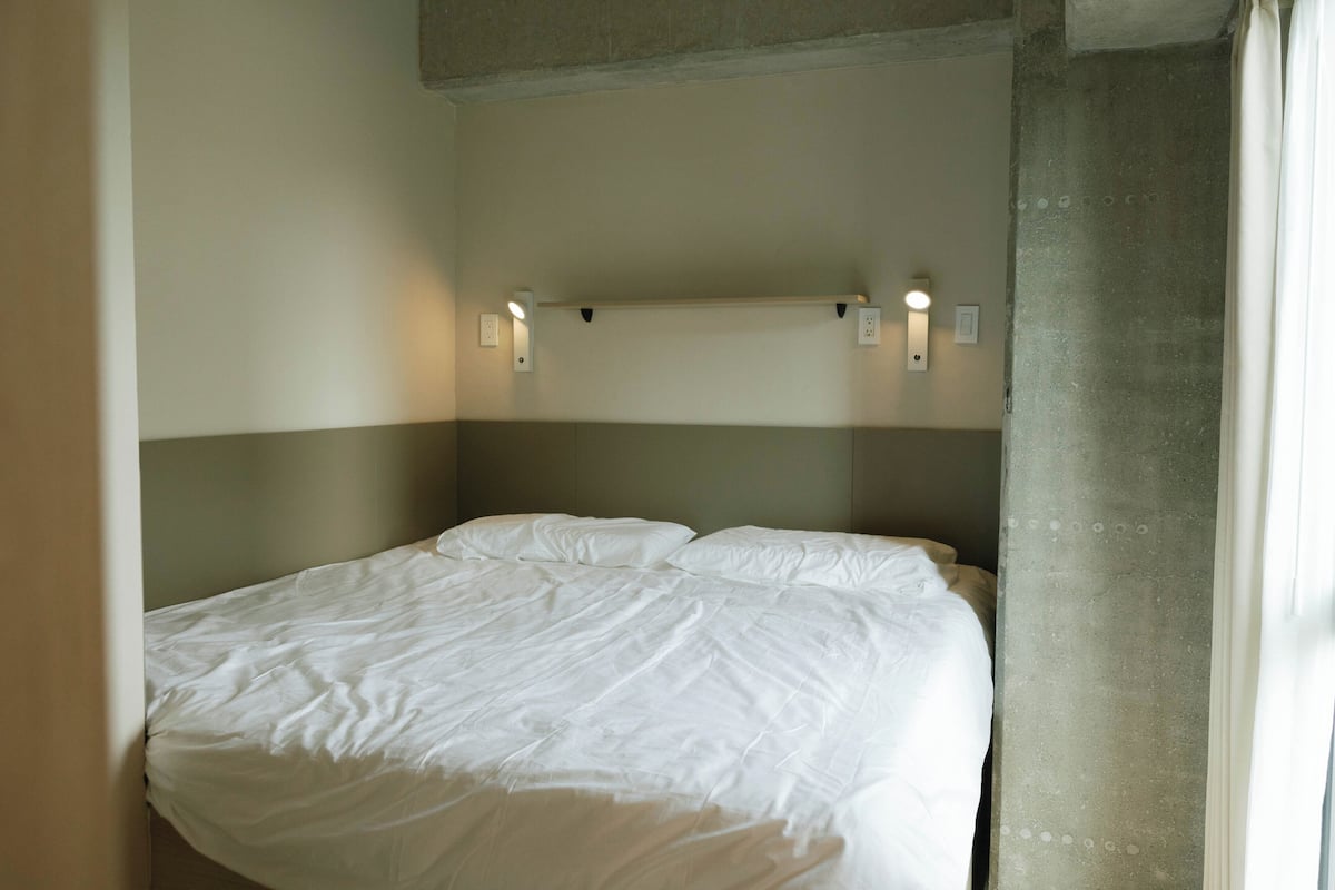Superior Loft | 1 bedroom, in-room safe, laptop workspace, free WiFi