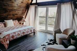 1 bedroom, desk, free WiFi, bed sheets - Stunning, Secluded A-Frame w/ Hammock and Tree Top View (New Braunfels)