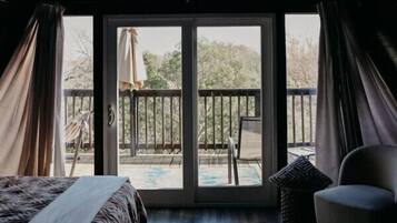 1 soverom, skrivebord, wi-fi (inkludert) og sengetøy