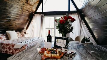 1 slaapkamer, een bureau, gratis wifi, beddengoed