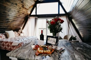 1 habitación, escritorio, wifi gratis y ropa de cama