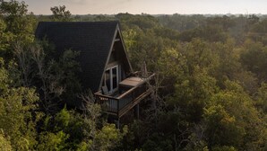 Exterior - Beautiful A-Frame with Private Deck w/ Upgraded Jacuzzi and Incredible View! (New Braunfels)
