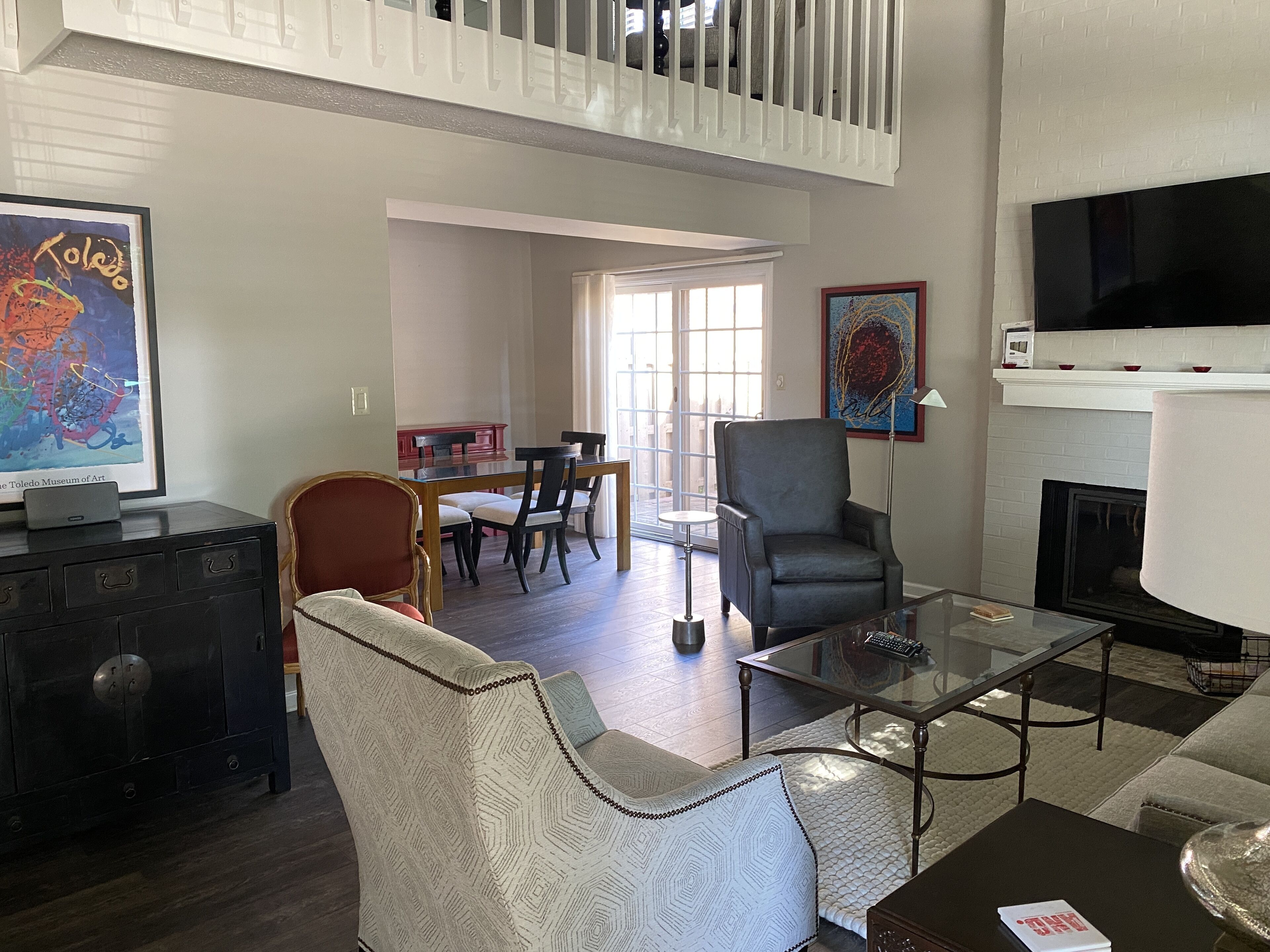 Beautiful downtown townhouse condo in very safe area.  2 min walk from Mass Ave.