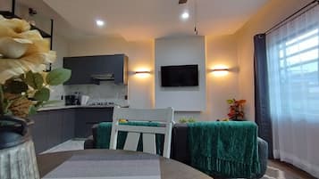 Basic Double or Twin Room | Living area