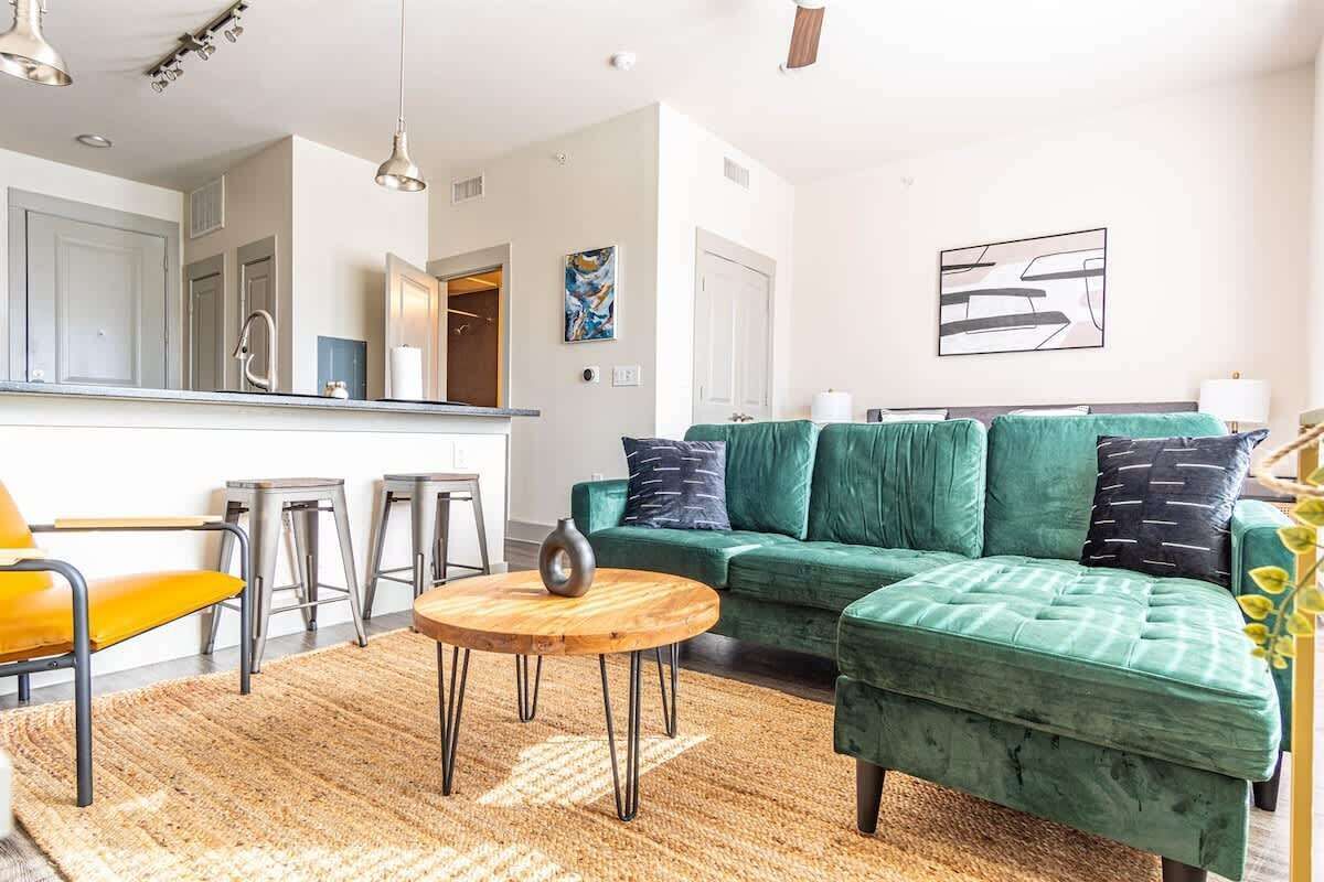 TV, Netflix, strømmetjenester og kontorer