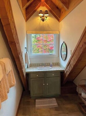 Interior - Cabin Dream is 20 minutes from TIEC.  1 hr. from Biltmore Estate.  WC accessible (Mill Spring)