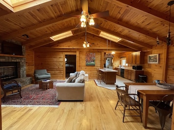 Image of Log cabin with lots of private space - 12mins from Omni Homestead!