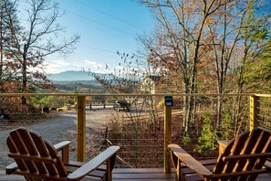 Property grounds - Serene Gem by Dollywood w/hotub (Sevierville)