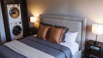 1 bedroom, in-room safe, desk, free WiFi
