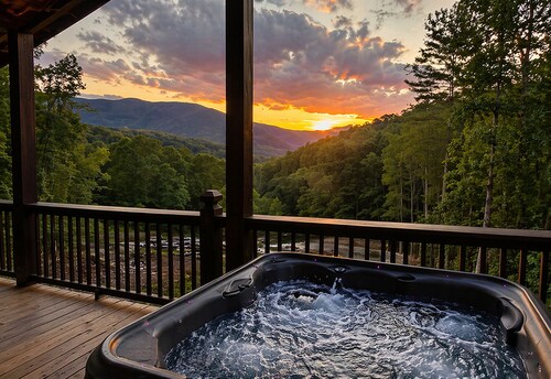 The Best Nest at Conley Mountain - Luxury  Mountain Retreat with Panoramic Views