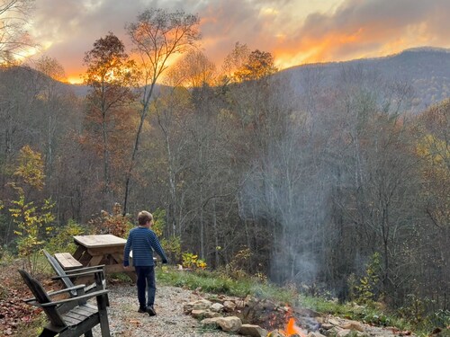 Smokey Mountain Getaway - Amazing Views - Family Friendly