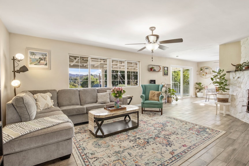 Private Hilltop Haven - Hot Tub/game Room 10mi To Beach & Legoland - Fallbrook, CA