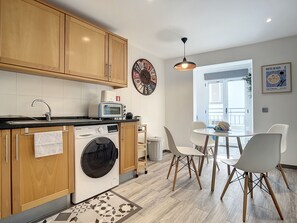 Fridge, microwave, coffee/tea maker, toaster