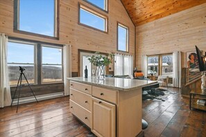 Interior - Insta-Worthy Honeymoon Cabin/10 Private Acres (sterling)