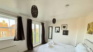 1 bedroom, iron/ironing board, free WiFi, bed sheets