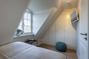 3 Schlafzimmer, Zimmersafe, Schreibtisch, Bügeleisen/Bügelbrett