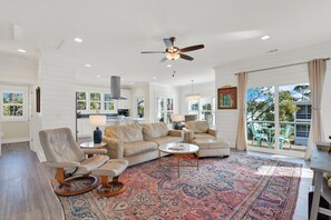 TV - Luxury Retreat w/ Heated Pool & Elevator (Tybee Island)