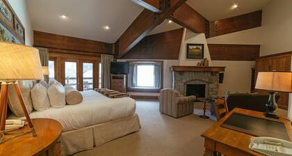 Luxury King Room Hotel Room by RedAwning