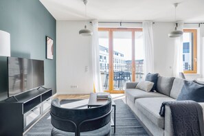 Fernseher, Stereoanlage