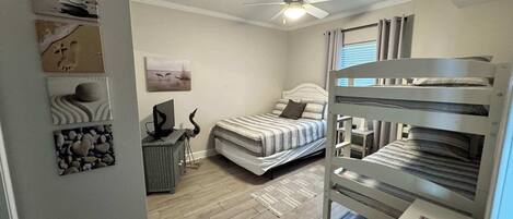 2 quartos, ferros/tábuas de passar roupa, Wi-Fi, roupa de cama