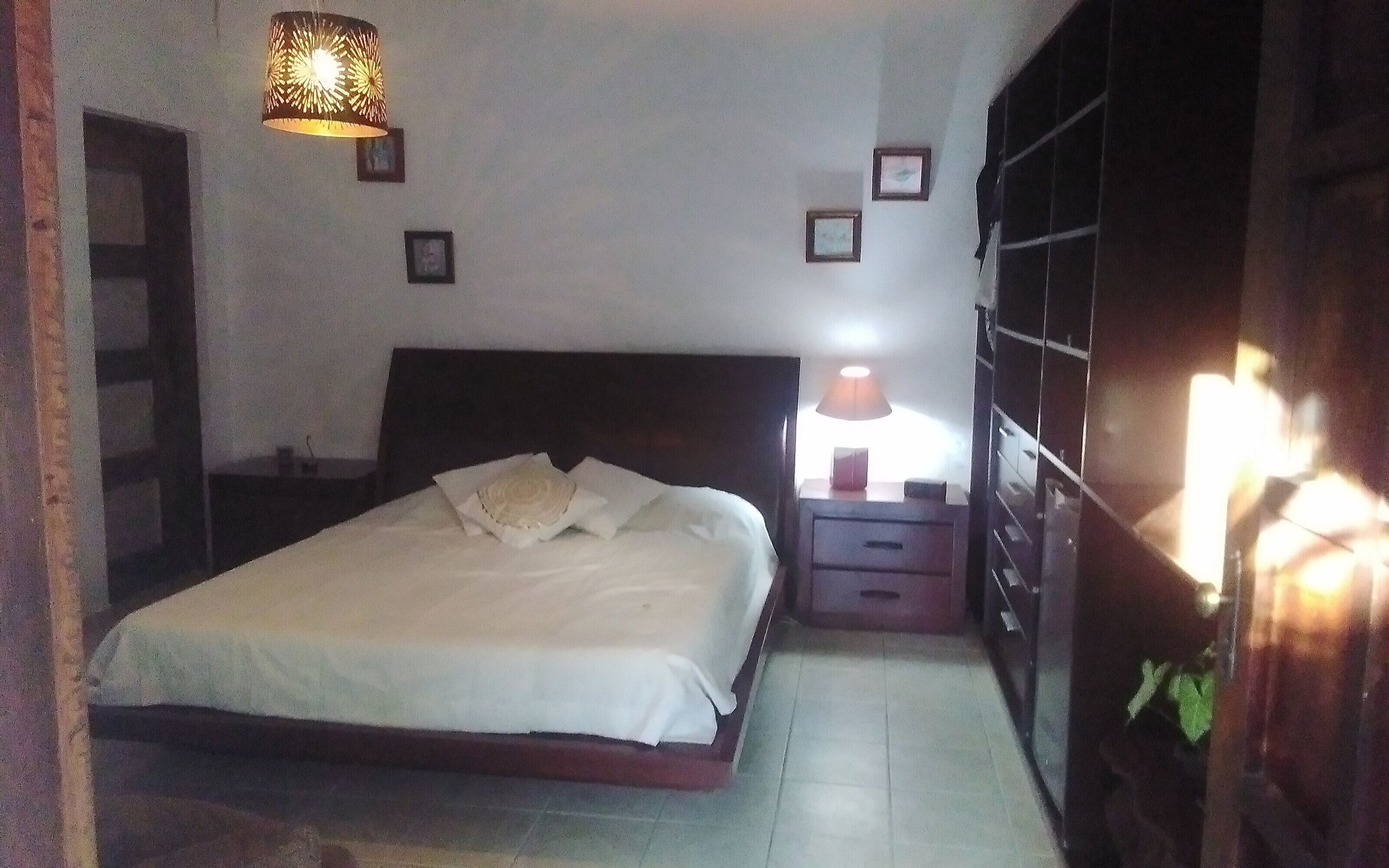 1 habitación, escritorio, wifi gratis y ropa de cama 