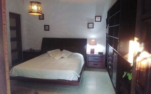 1 bedroom, desk, free WiFi, bed sheets