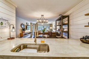 Condo, 2 Bedrooms | Interior