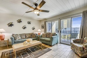 Apartment, 4 Schlafzimmer | Wohnbereich