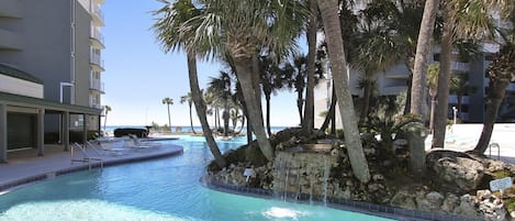 Appart'hôtel, 2 chambres | Piscine