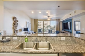 Condo, 1 Bedroom | Private kitchen | Fridge, oven, coffee/tea maker, toaster