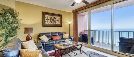 Condo, 1 Bedroom | Living area