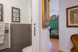 Dusche, Haartrockner, Bidet