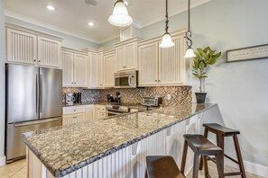 House, 4 Bedrooms | Private kitchen | Fridge, oven, coffee/tea maker, toaster