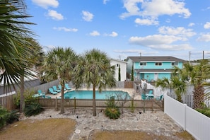 House, 4 Bedrooms | Property grounds