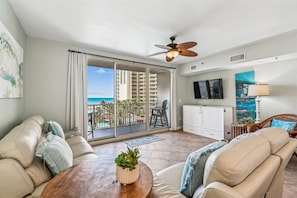 Condo, 2 Bedrooms | Living area