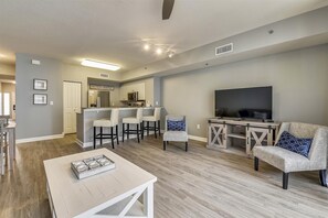 Appart'hôtel, 1 chambre | Coin séjour | TV connectée