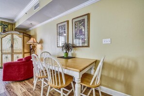 Appartamento, 2 camere da letto | Ristoranti