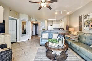Condo, 2 Bedrooms | Living area