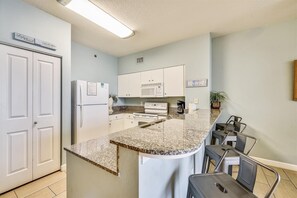 Condo, 2 Bedrooms | Private kitchen | Fridge, oven, coffee/tea maker, toaster