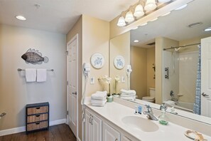 Condo, 2 Bedrooms | Bathroom | Towels