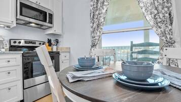 Kabin, 1 kamar tidur | Dapur pribadi | Lemari es, mesin pembuat kopi/teh, dan pemanggang roti