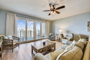 Condo, 1 Bedroom | Living area