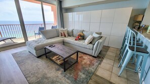 Condo, 1 Bedroom | Living area