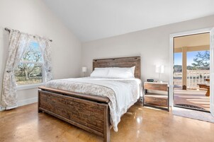Cabin, 1 Bedroom | 1 bedroom, iron/ironing board, free WiFi