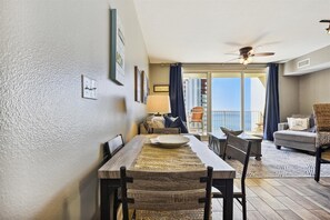 Condo, 1 habitación | Área de sala de estar