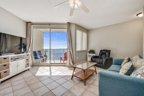 Condo, 1 chambre | Aire de séjour